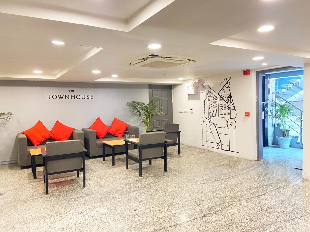 Qotel Comfort Golden Saffron Punjabi Bagh Nueva Delhi Exterior foto