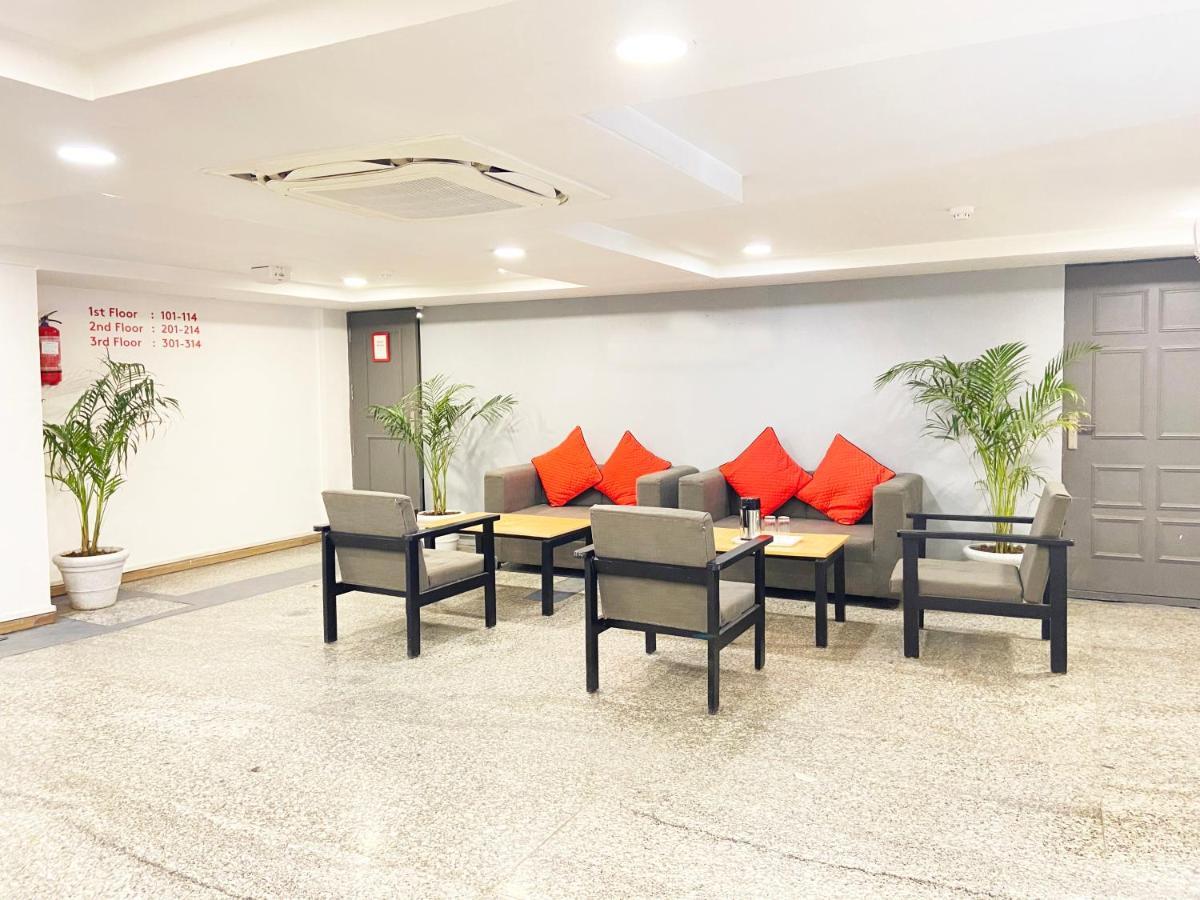 Qotel Comfort Golden Saffron Punjabi Bagh Nueva Delhi Exterior foto
