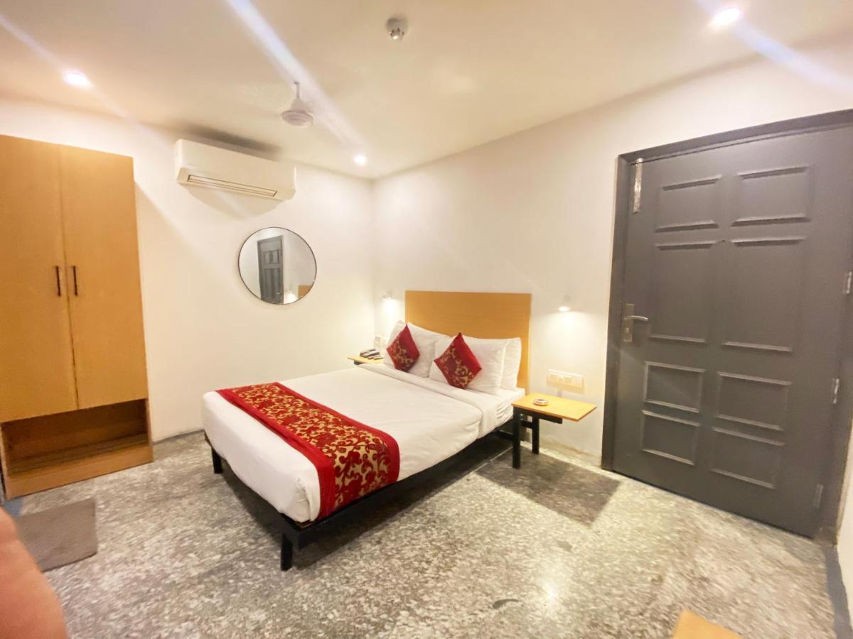Qotel Comfort Golden Saffron Punjabi Bagh Nueva Delhi Exterior foto