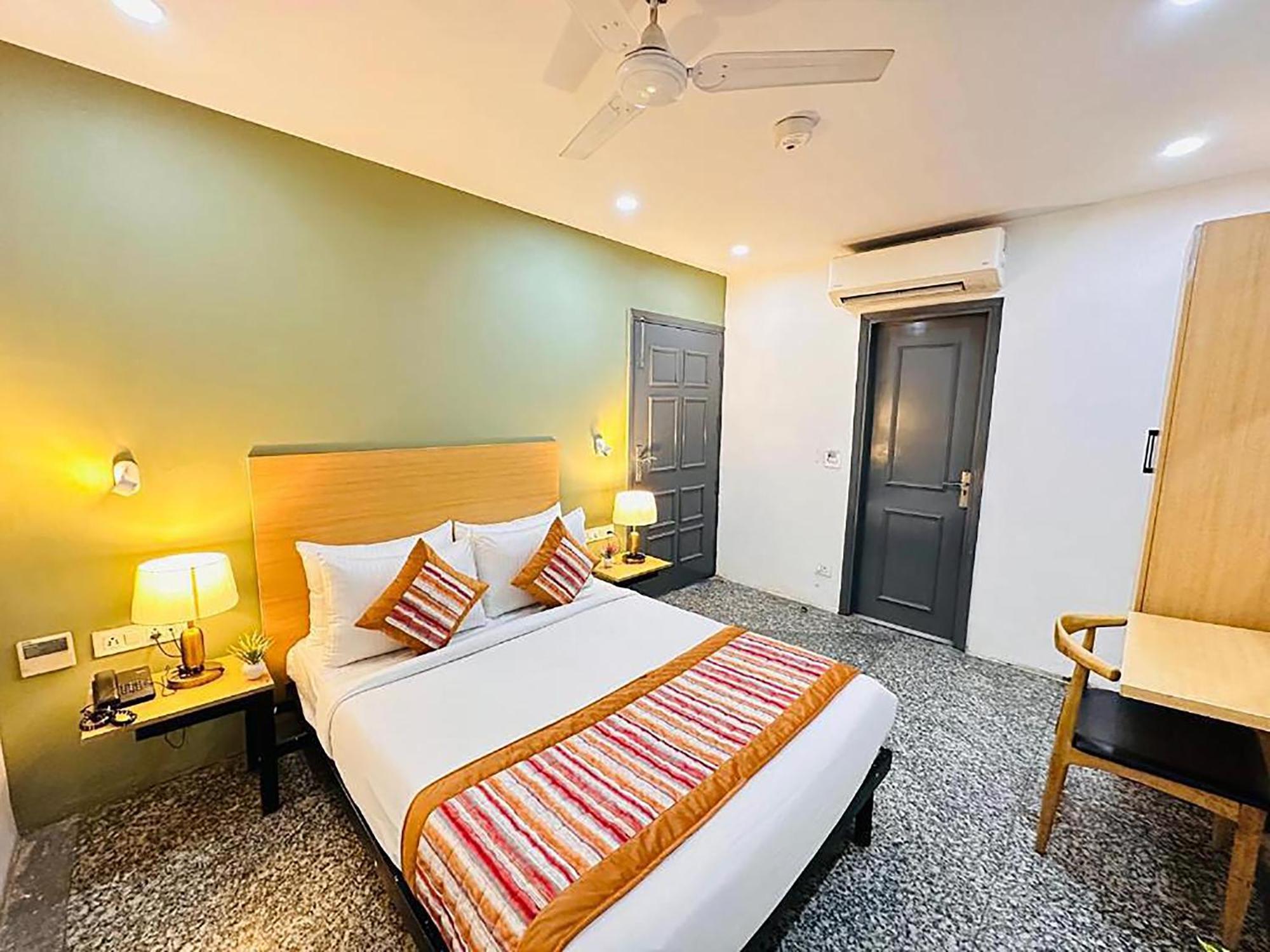 Qotel Comfort Golden Saffron Punjabi Bagh Nueva Delhi Exterior foto