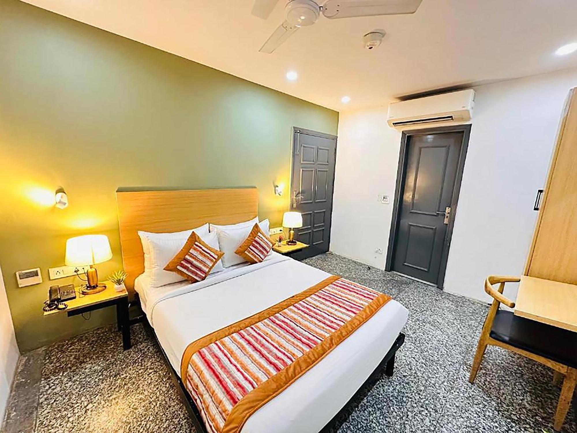 Qotel Comfort Golden Saffron Punjabi Bagh Nueva Delhi Exterior foto